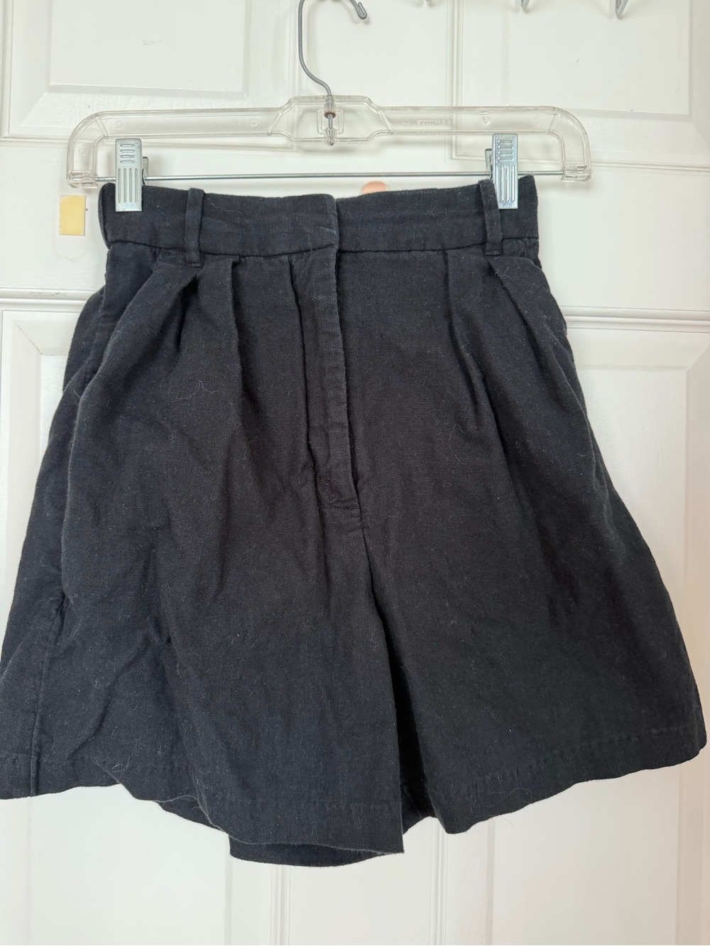 Abercrombie & Fitch Black High-Waist Pleated Women's Shorts